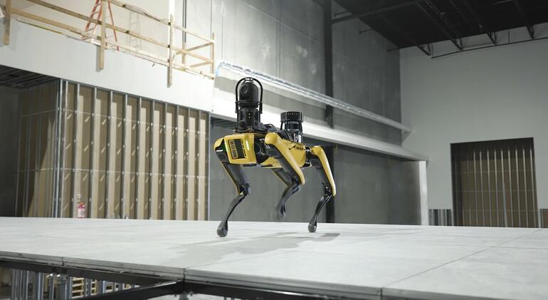 Робопес Boston Dynamics будет патрулировать дата-центр в США